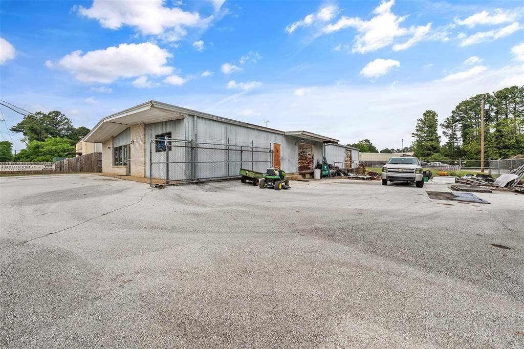 3456 Shiloh Road, Tyler, TX 75707 3456 Shiloh Road, Tyler, TX 75707