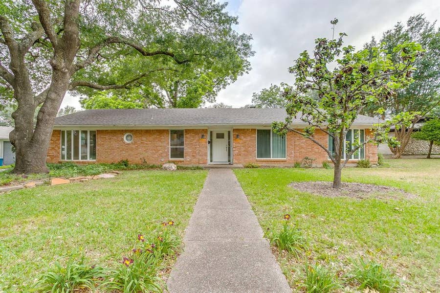 Property photo for 4000 Sundown Drive, Benbrook, TX