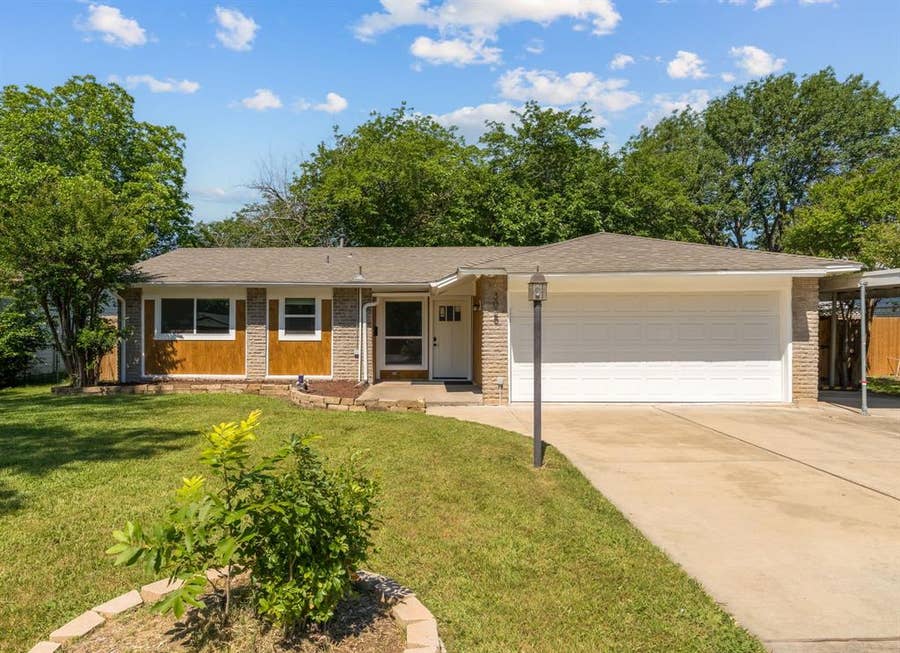 Property photo for 3025 Harvard Street N, Irving, TX