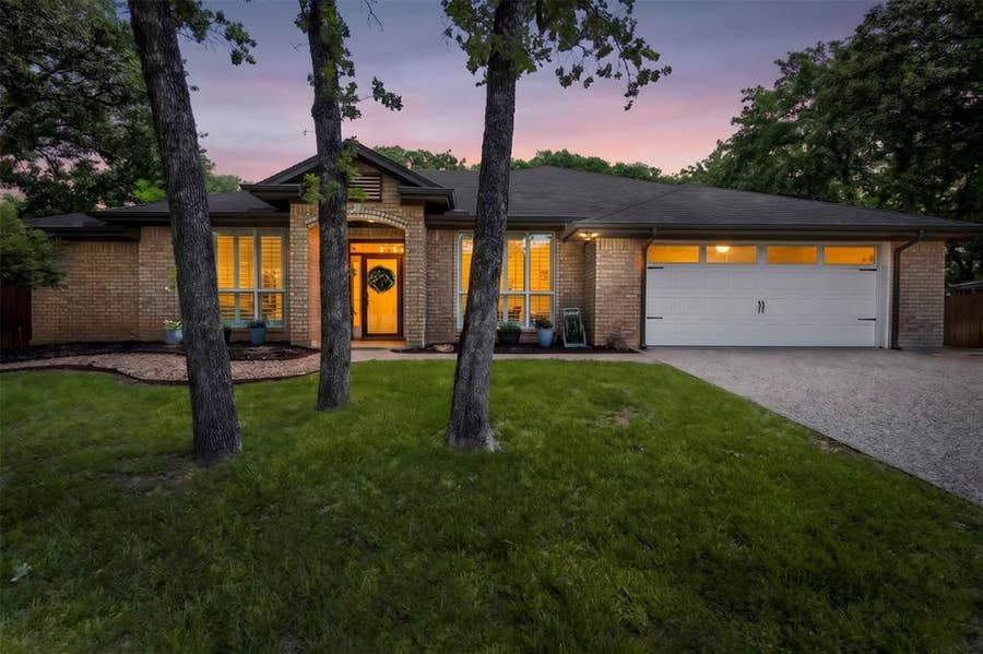 Property photo for 5303 Tioga Court, Granbury, TX