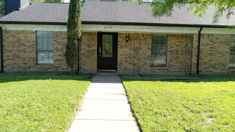 Property photo for 1213 Sicily Court, Garland, TX
