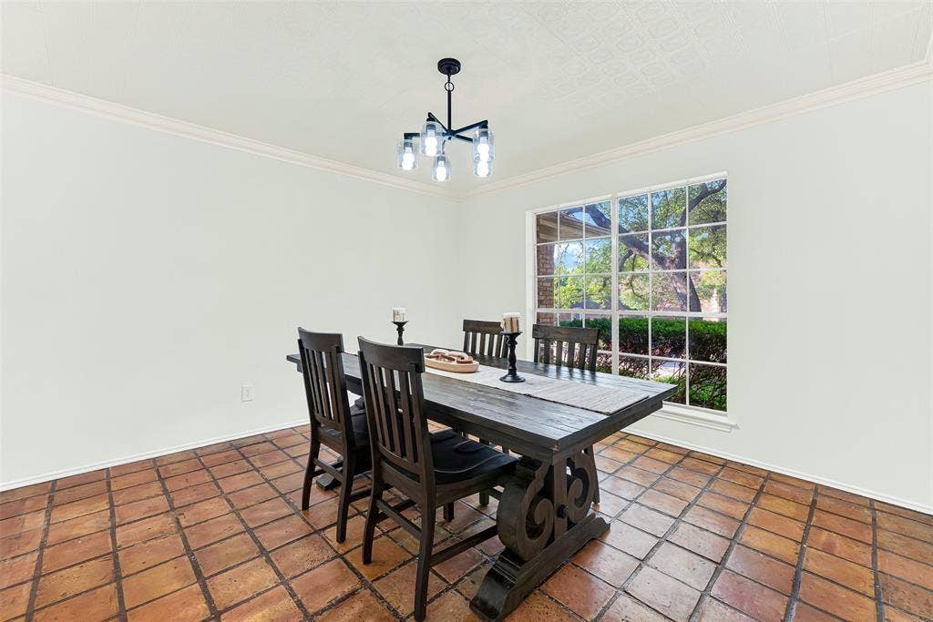1908 Edgewater Drive, Plano, TX 75075 Large dining table approved space!