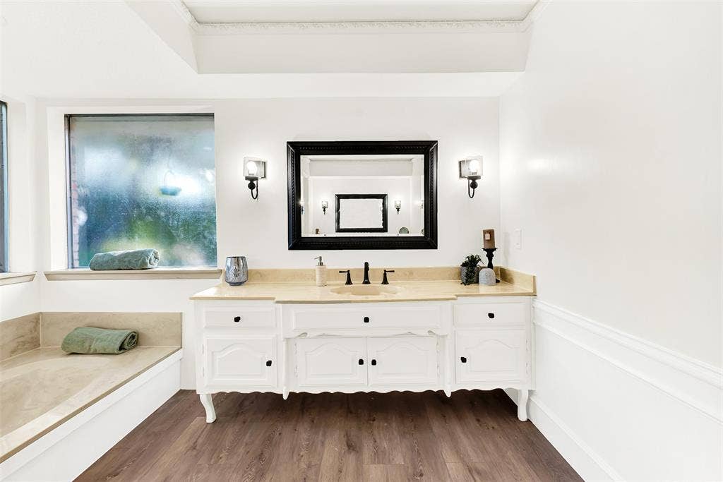 1908 Edgewater Drive, Plano, TX 75075 So much room to move in the primary bathroom, enjoy all it has to offer.