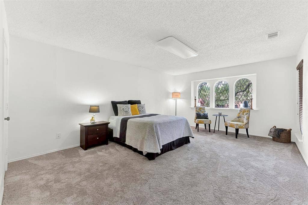 1908 Edgewater Drive, Plano, TX 75075 2nd Primary bedroom, large enough for a sitting area and desk space.