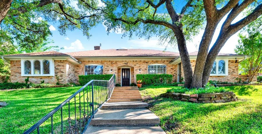Property photo for 1908 Edgewater Drive, Plano, TX