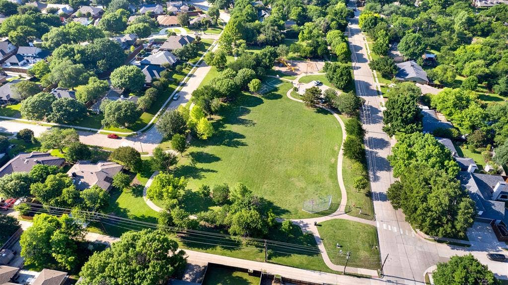 1908 Edgewater Drive, Plano, TX 75075 A short stroll to Westwood park/ playground and walking trails.
