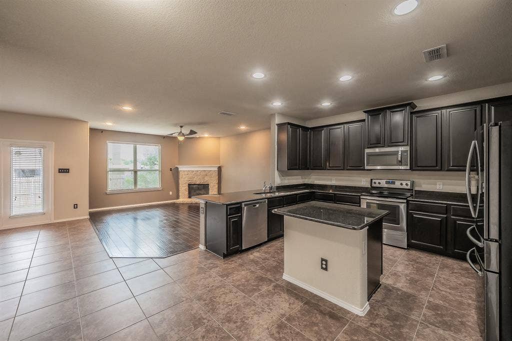 5400 Wharfside Place, Denton, TX 76208