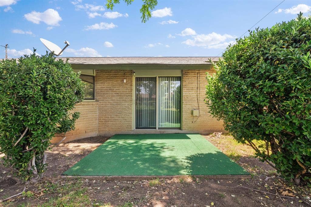 8105 Silverdale Drive, Dallas, TX 75232 8105 Silverdale Drive, Dallas, TX 75232