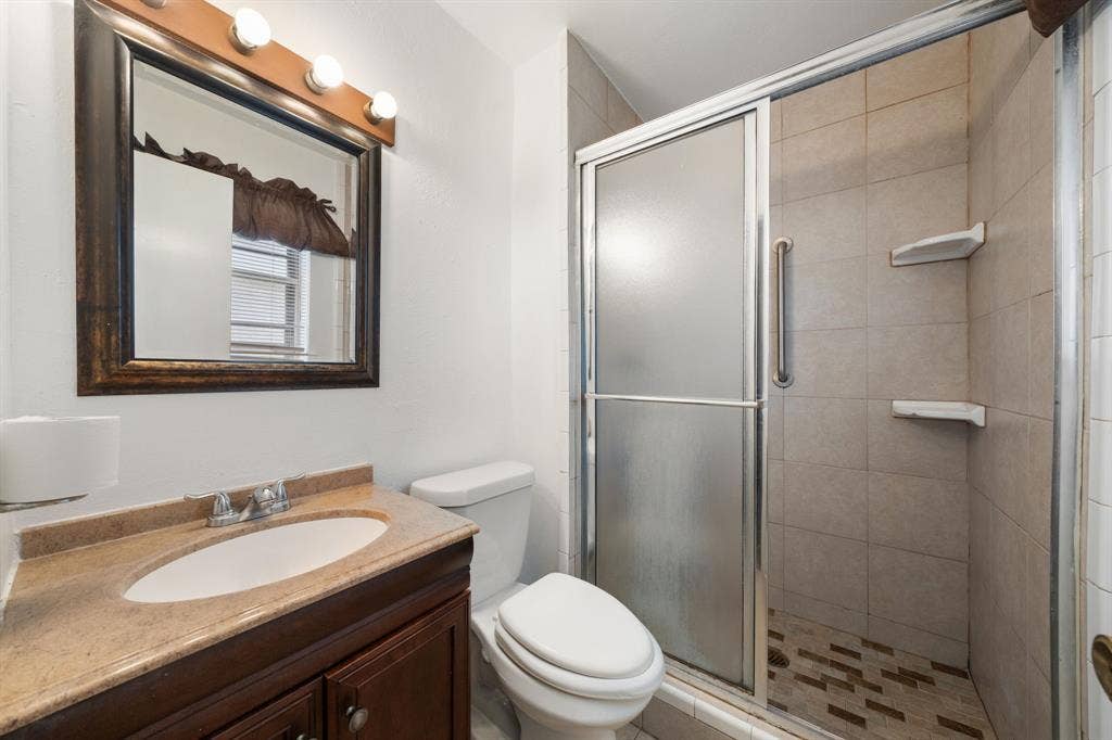 8105 Silverdale Drive, Dallas, TX 75232 8105 Silverdale Drive, Dallas, TX 75232