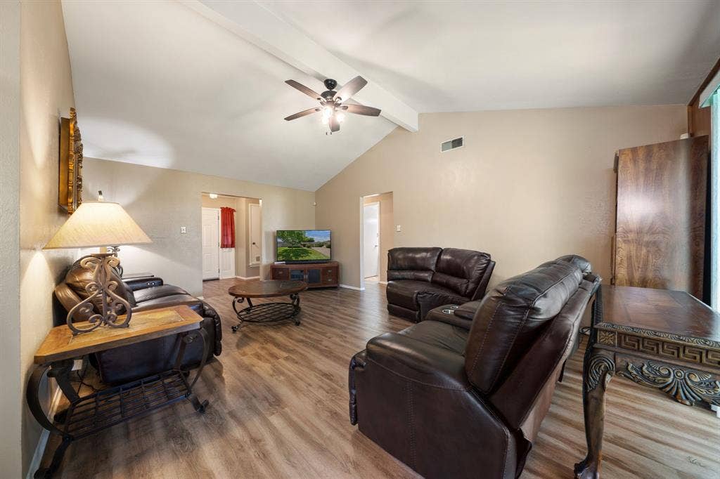 8105 Silverdale Drive, Dallas, TX 75232 8105 Silverdale Drive, Dallas, TX 75232