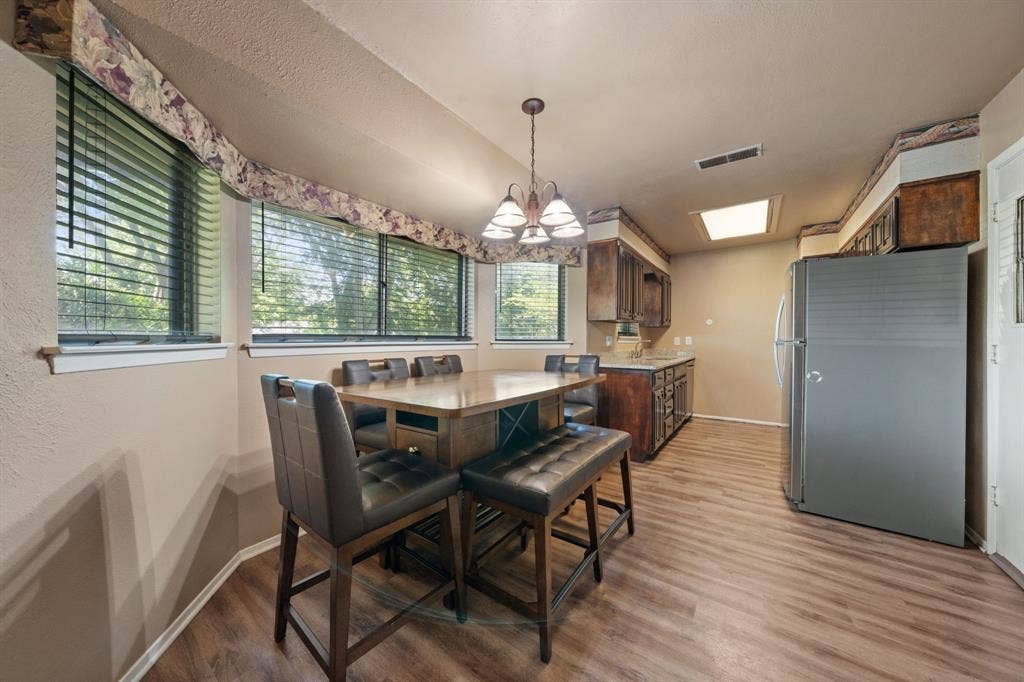 8105 Silverdale Drive, Dallas, TX 75232 8105 Silverdale Drive, Dallas, TX 75232