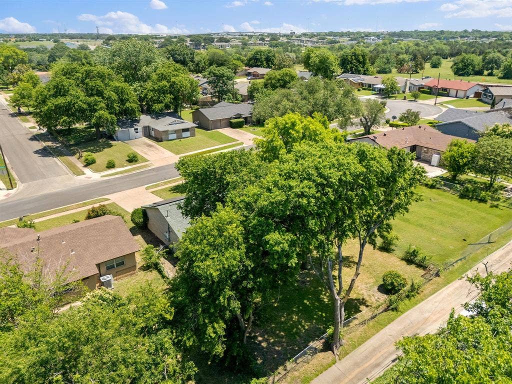 8105 Silverdale Drive, Dallas, TX 75232 8105 Silverdale Drive, Dallas, TX 75232