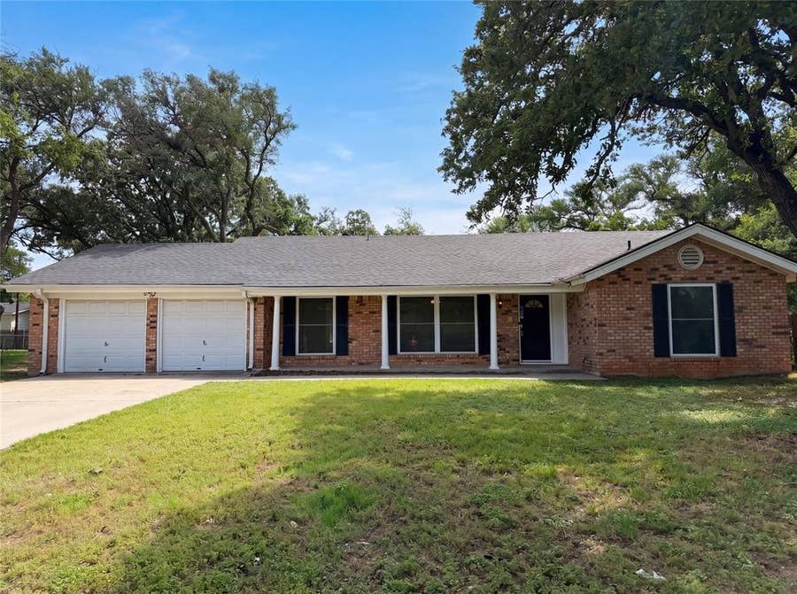 Property photo for 7928 Ella Young Drive, Lakeside, TX