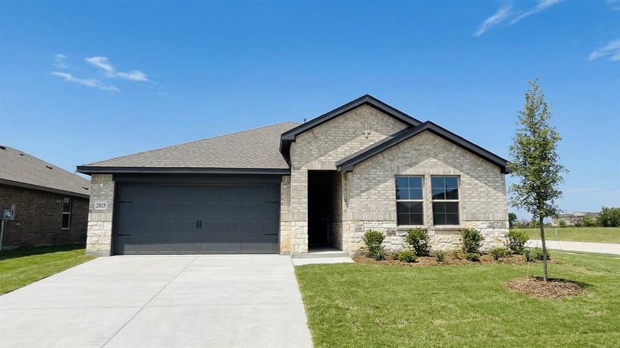 Property photo for 2025 Hearn Drive, Royse City, TX