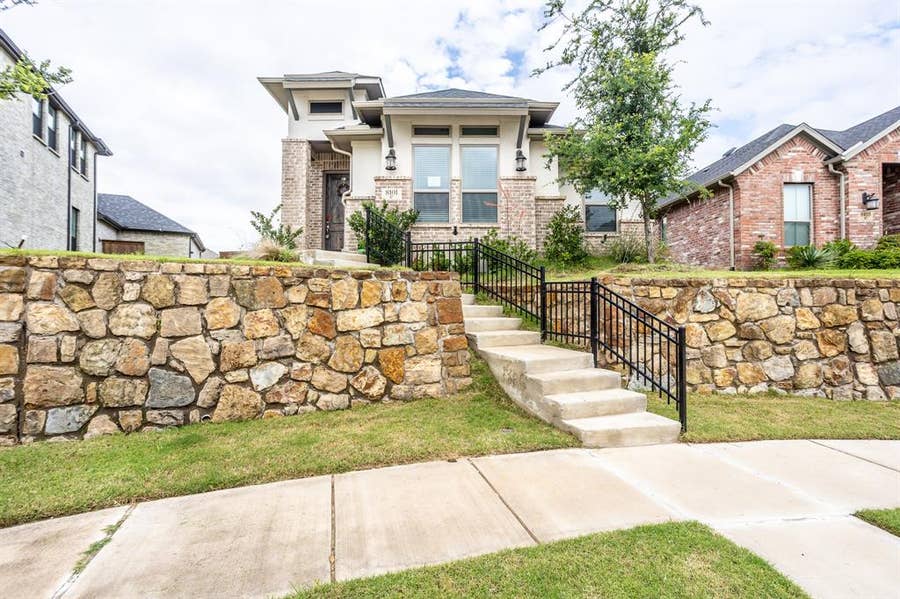 Property photo for 8101 Meadow Valley Drive, McKinney, TX