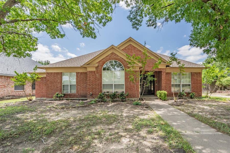 Property photo for 1301 Woodthorpe Drive, Mesquite, TX