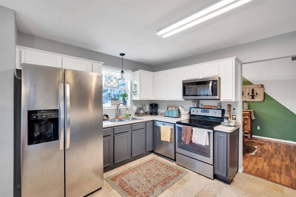 1605 S 3rd Street, Midlothian, TX 76065