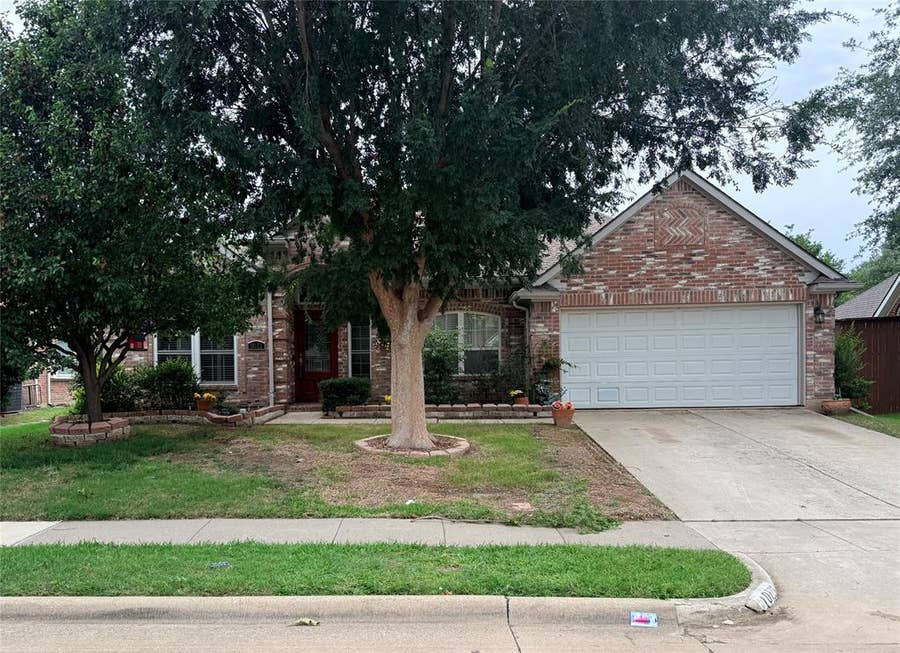 Property photo for 10123 Andre Drive, Irving, TX