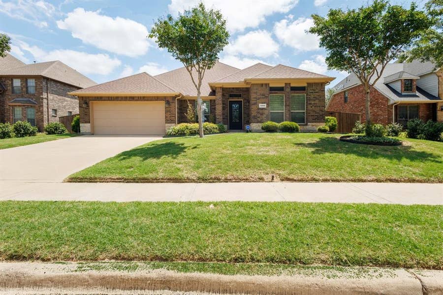 Property photo for 1004 Keats Drive, DeSoto, TX