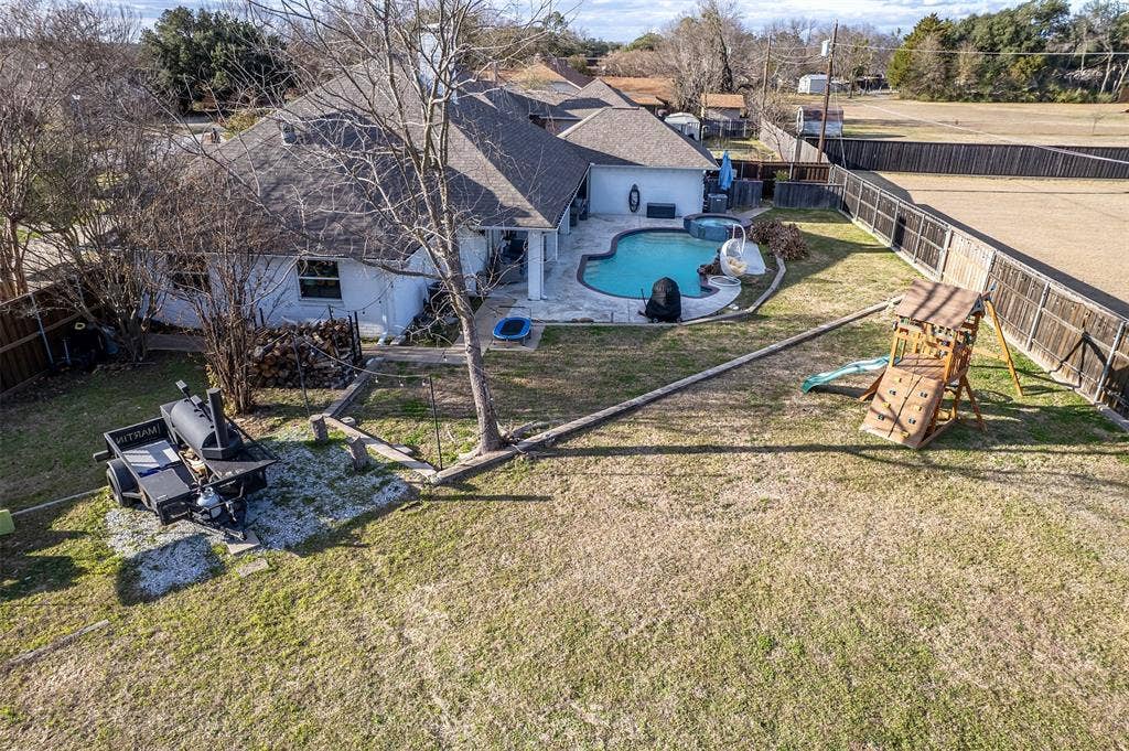 300 Rash Lane, Terrell, TX 75160 300 Rash Lane, Terrell, TX 75160