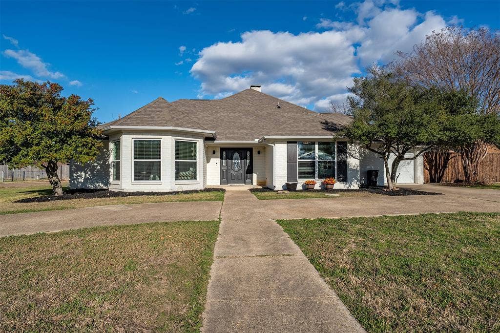 300 Rash Lane, Terrell, TX 75160 300 Rash Lane, Terrell, TX 75160