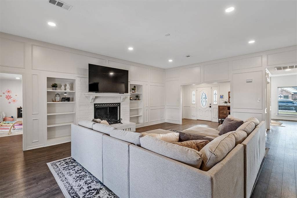 300 Rash Lane, Terrell, TX 75160 300 Rash Lane, Terrell, TX 75160