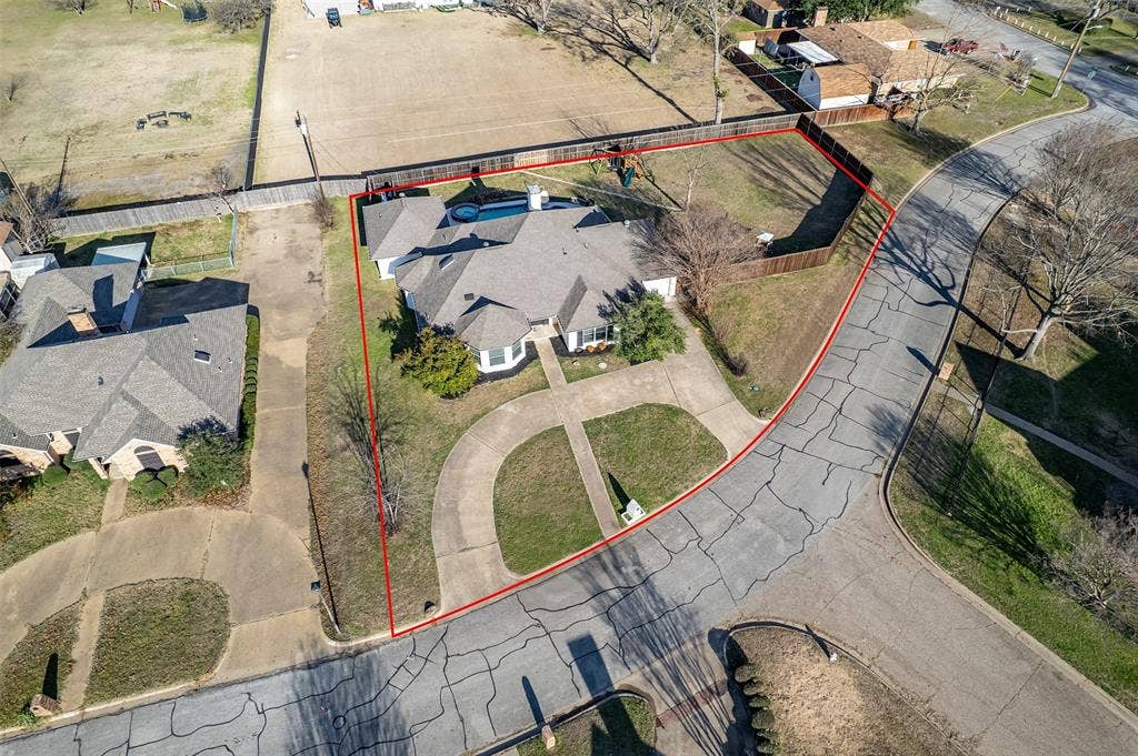 300 Rash Lane, Terrell, TX 75160 300 Rash Lane, Terrell, TX 75160