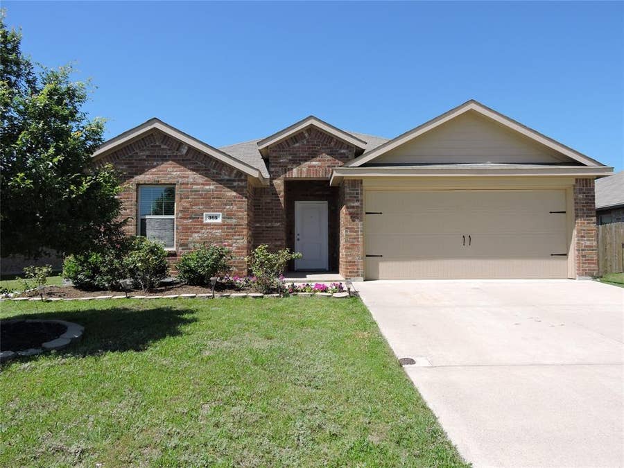 Property photo for 305 Silo Circle, Royse City, TX