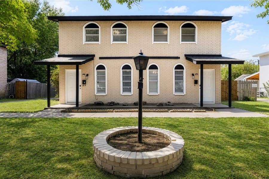 Property photo for 2406 Hollandale Circle, Arlington, TX