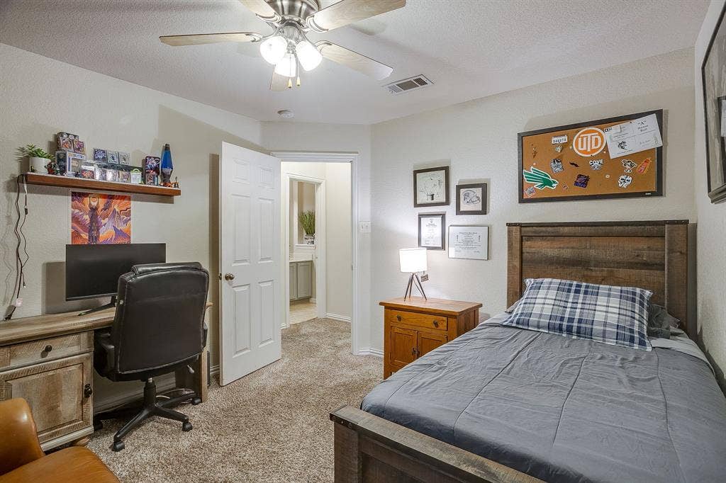 1316 Meadowlakes, Azle, TX 76020 6 panel doors.