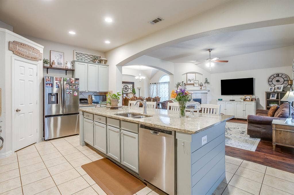 1316 Meadowlakes, Azle, TX 76020 Open floor plan.