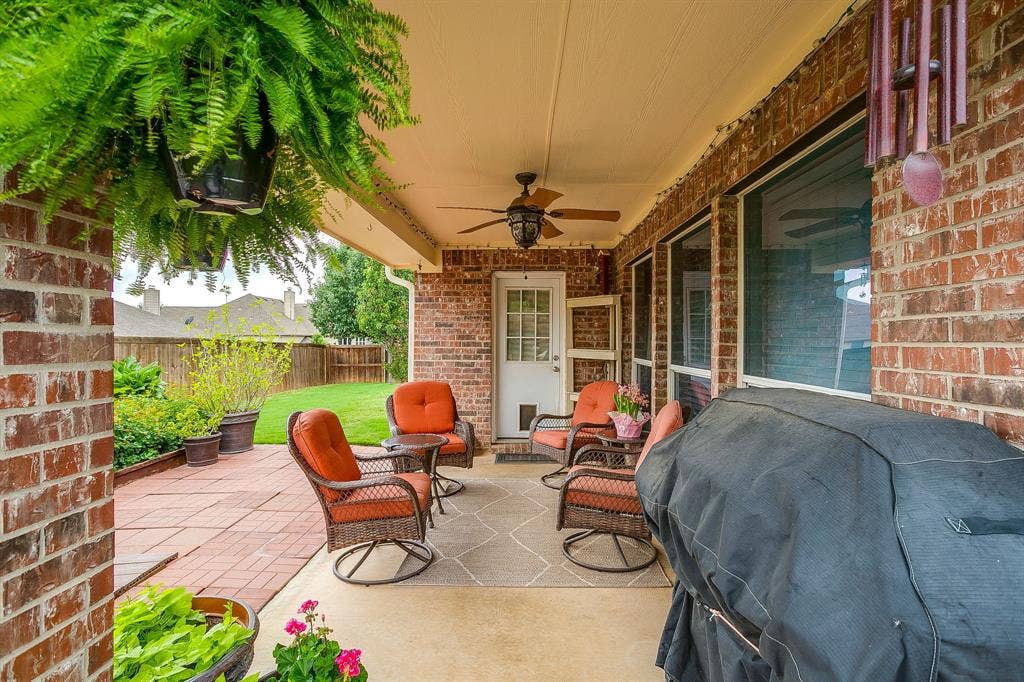 1316 Meadowlakes, Azle, TX 76020 Covered patio.