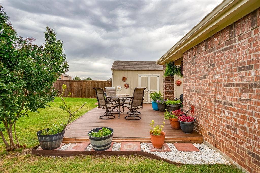 1316 Meadowlakes, Azle, TX 76020 Nicely landscaped.