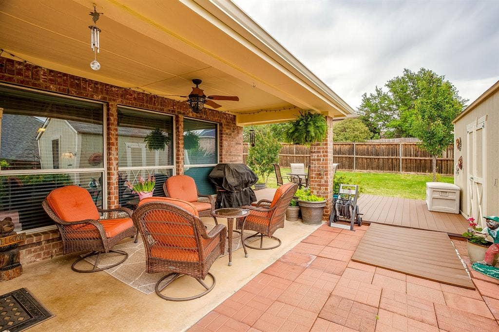 1316 Meadowlakes, Azle, TX 76020 Outdoor living space.