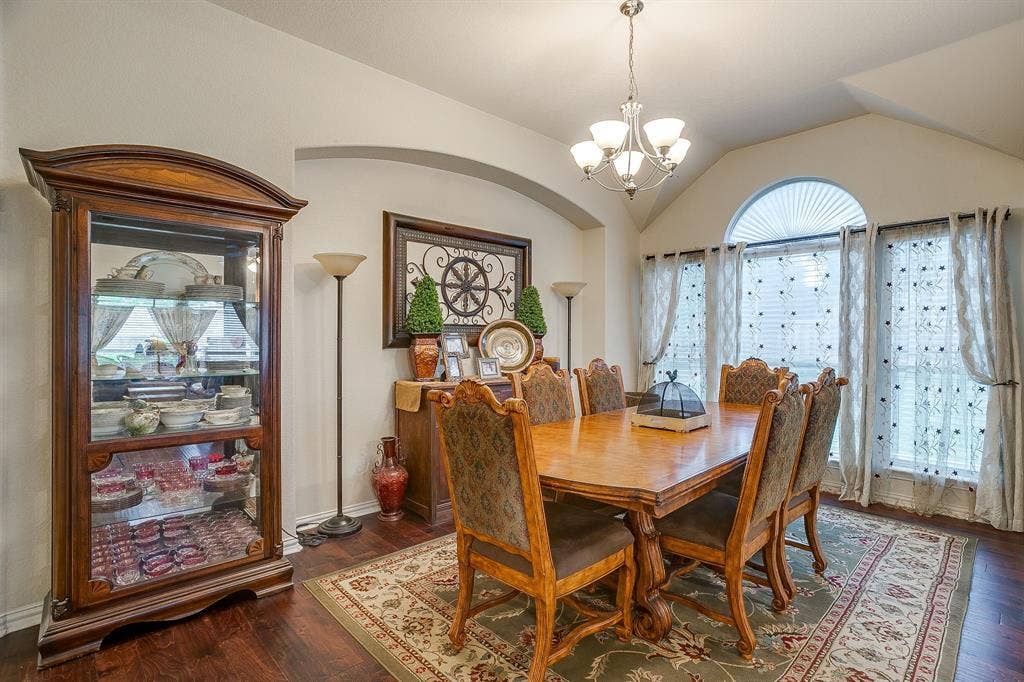1316 Meadowlakes, Azle, TX 76020 Family size dining room with big windows.