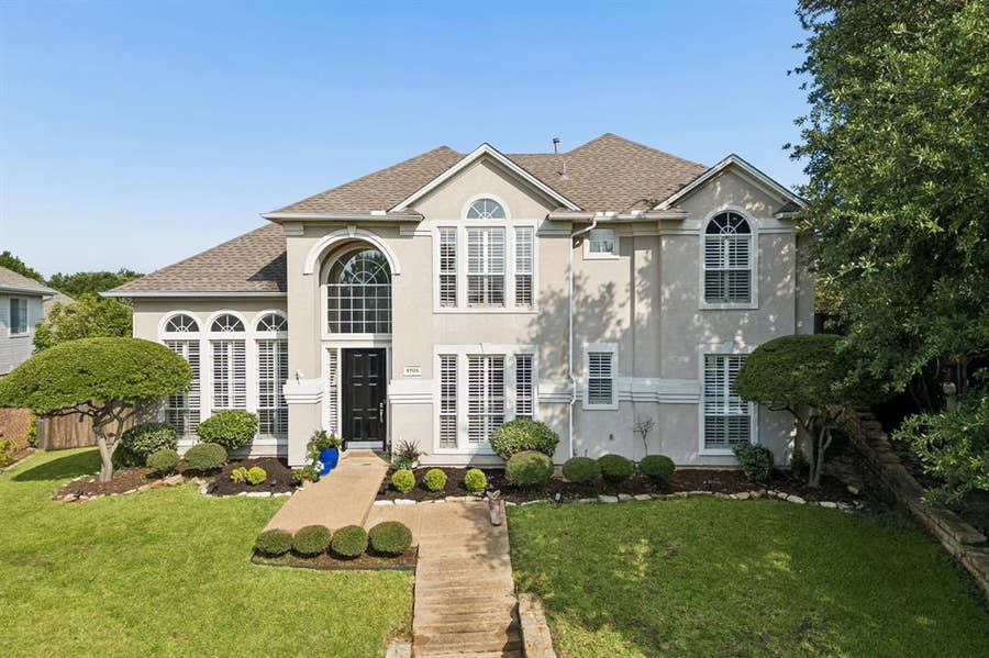 Property photo for 9705 Valley Lake Court, Irving, TX