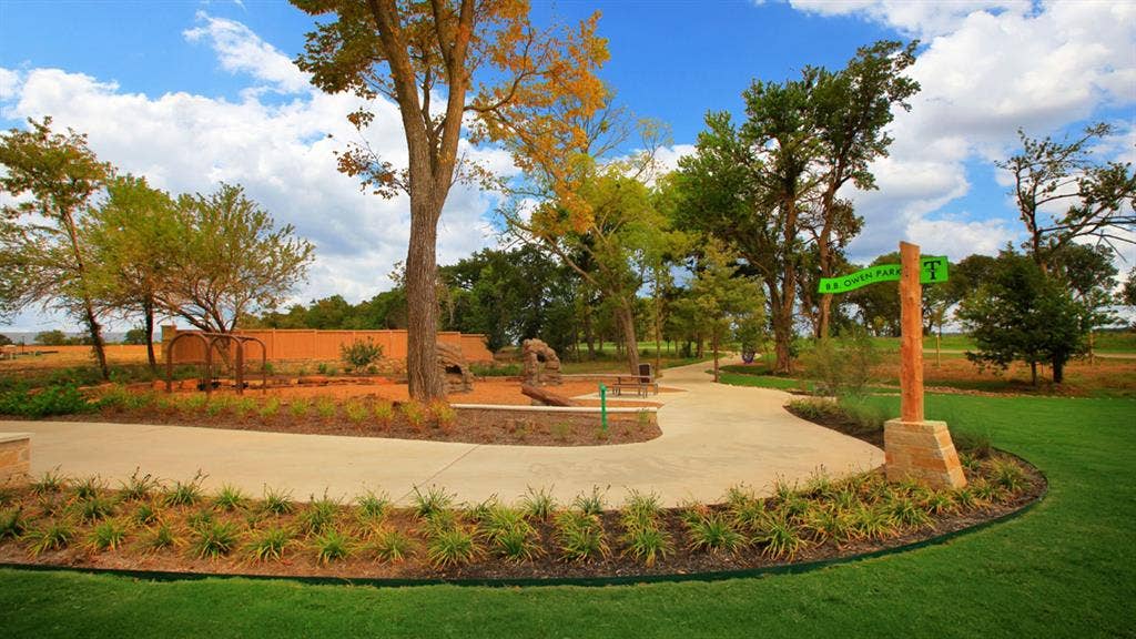 405 Spruce Brook Drive, McKinney, TX 75071 405 Spruce Brook Drive, McKinney, TX 75071