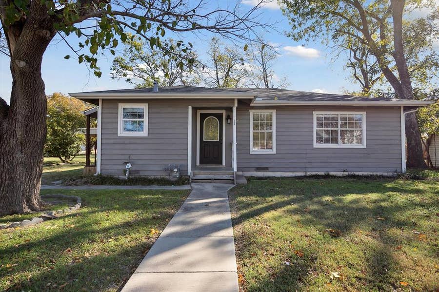 Property photo for 306 N Walnut Street, Roanoke, TX