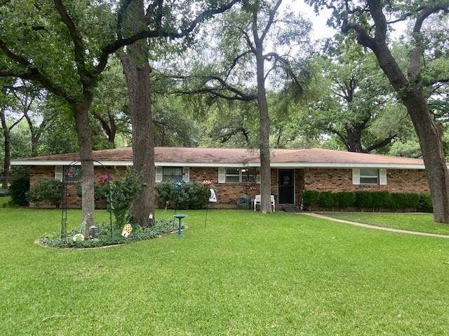 Property photo for 2333 N Carrier Parkway, Grand Prairie, TX