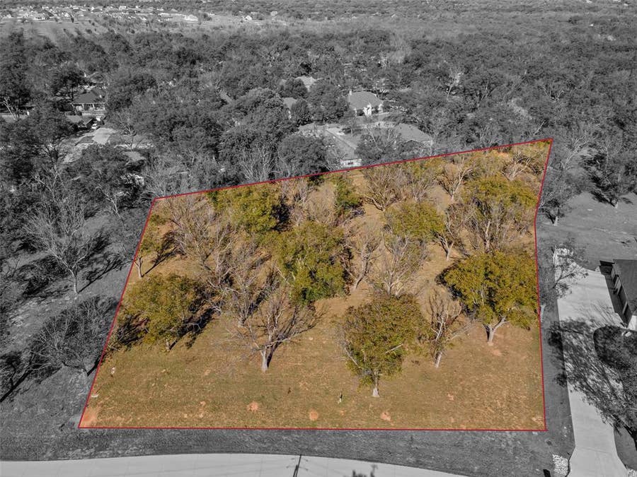 Property photo for 8009 W Landings Road, Granbury, TX