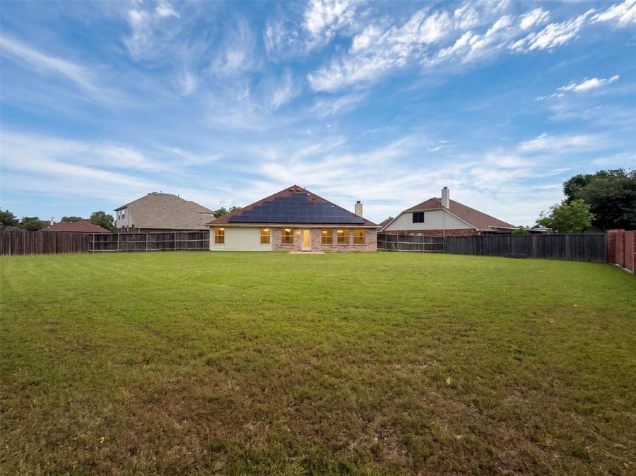 Property photo for 1435 Fleetwood Cove Drive, Grand Prairie, TX
