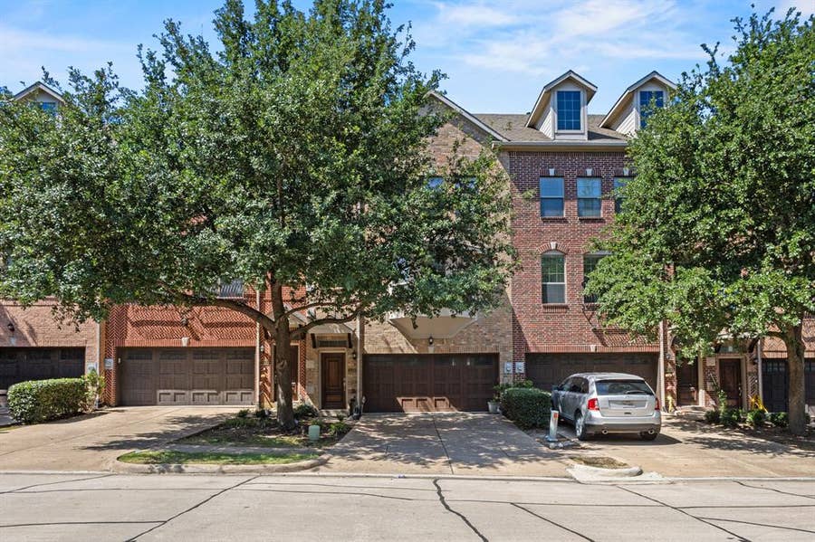 Property photo for 1530 Biltmore Lane, Irving, TX