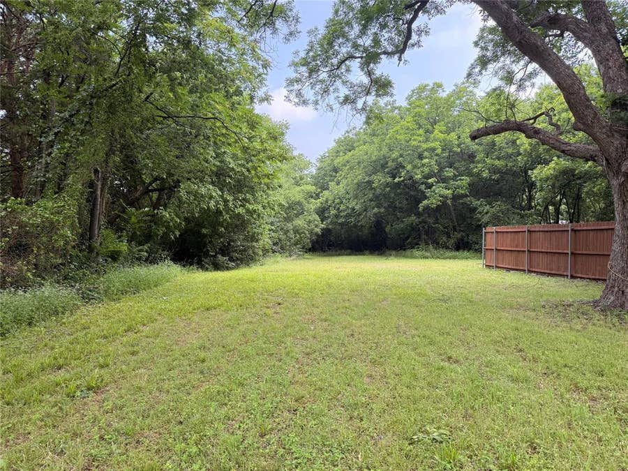 Property photo for 113 Davis Street, Farmersville, TX