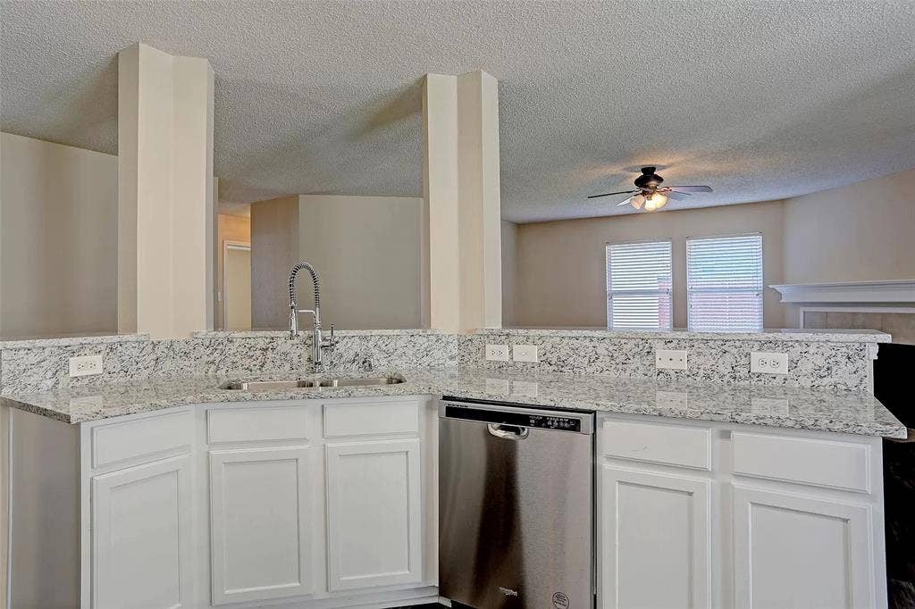 9929 George Washington Drive, McKinney, TX 75072 9929 George Washington Drive, McKinney, TX 75072