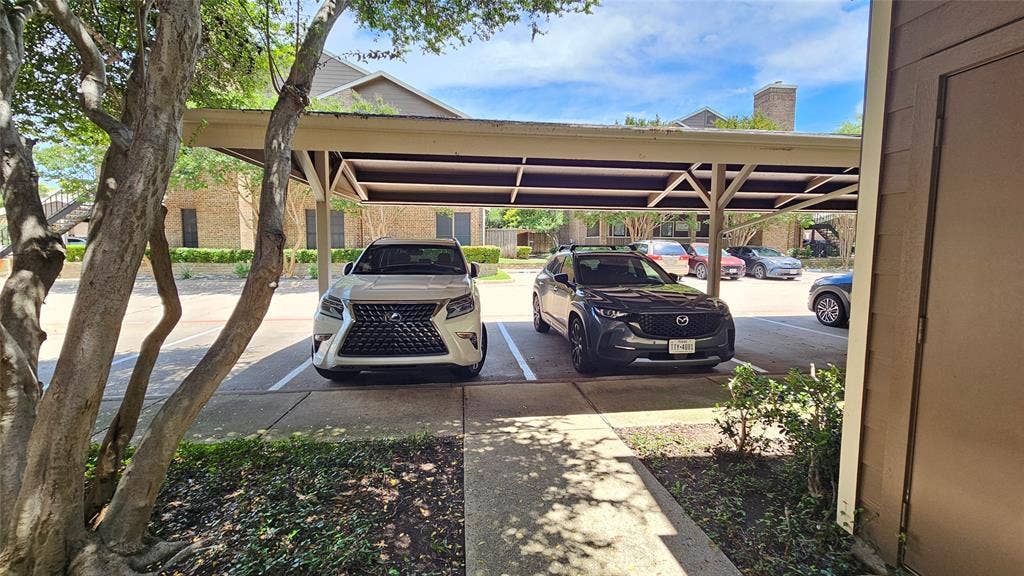 5859 Frankford Road, #603, Dallas, TX 75252 Covered parking space
