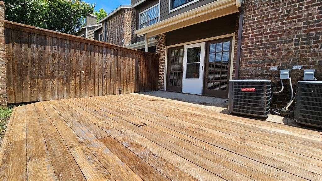 5859 Frankford Road, #603, Dallas, TX 75252 Private deck side view
