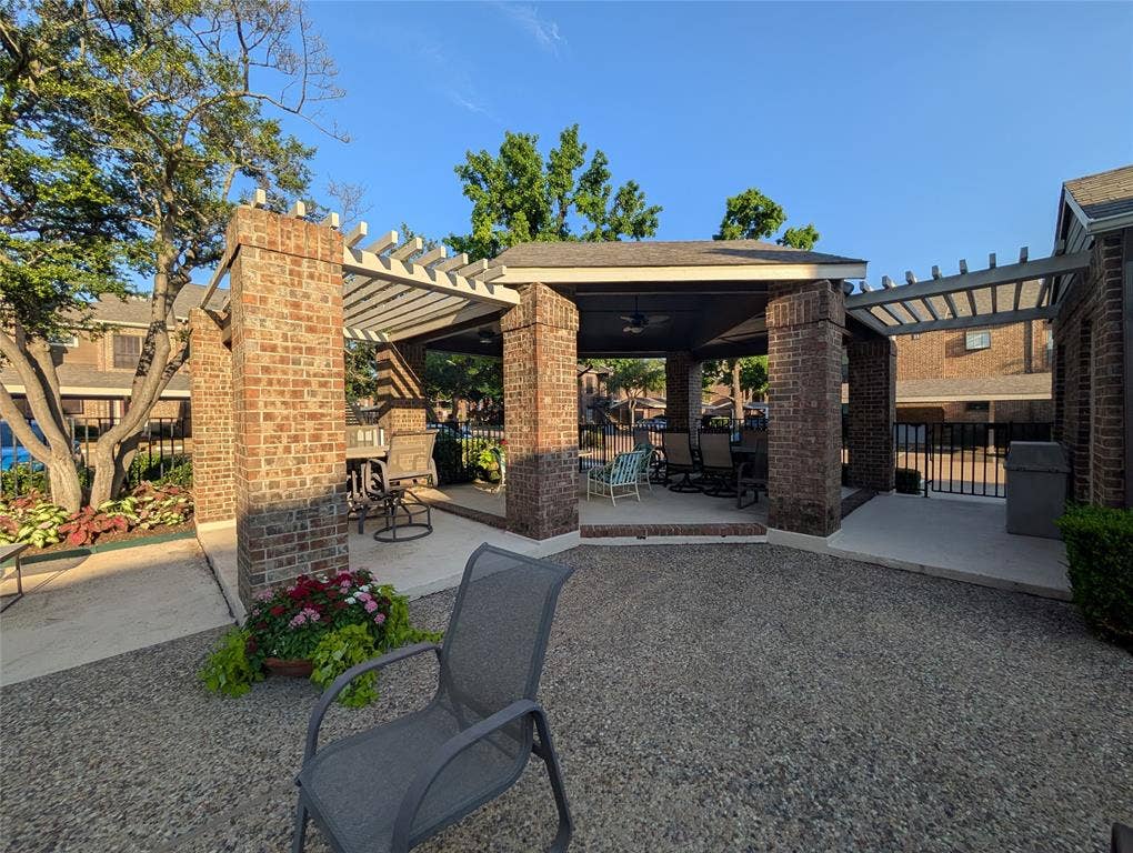 5859 Frankford Road, #603, Dallas, TX 75252 Pool lounge area
