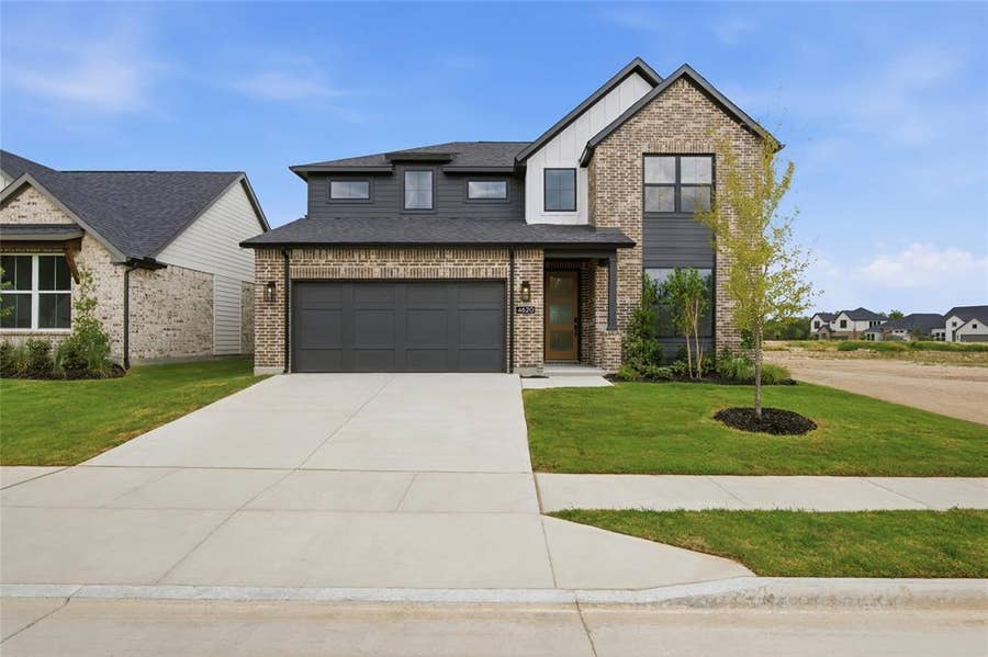 Property photo for 4620 Commack Drive, Fort Worth, TX