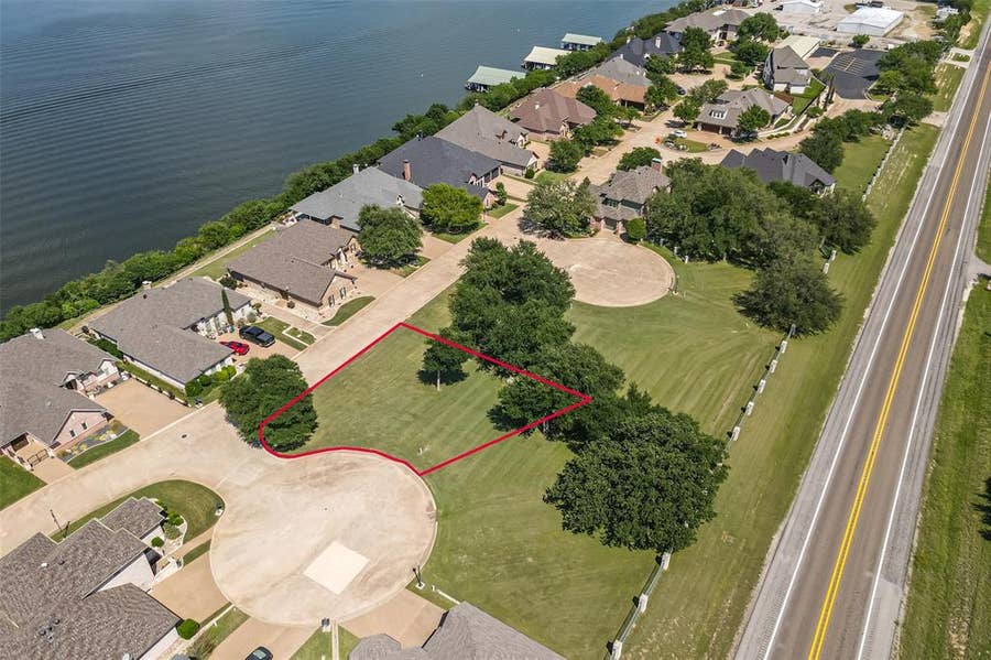 Property photo for 4109 Bluff View Drive, Granbury, TX