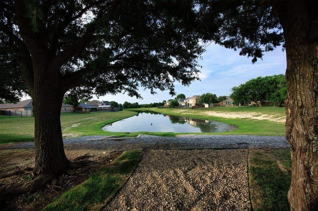 5209 Medallion Court, Midlothian, TX 76065 Community Pond